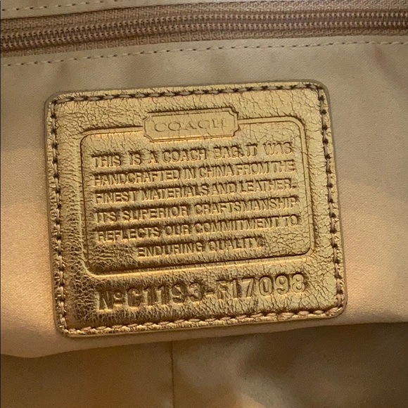 Coach Purse - AUTHENTIC - Picture 7 of 16